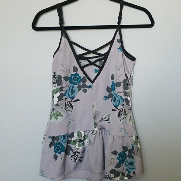 Full Tilt Girly Spring Summer Floral Peplum Tank Size Small - Picture 4 of 6